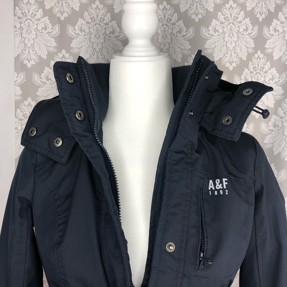 The A & F all season weather warrior jacket - Picture 3 of 8